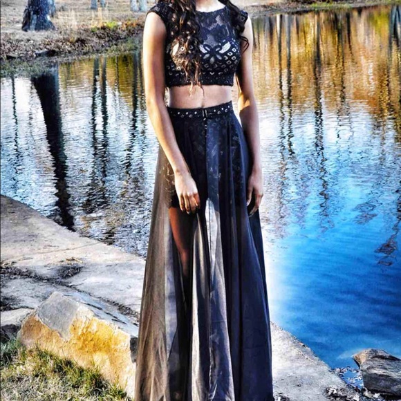 Prom dresses - Picture 4 of 6